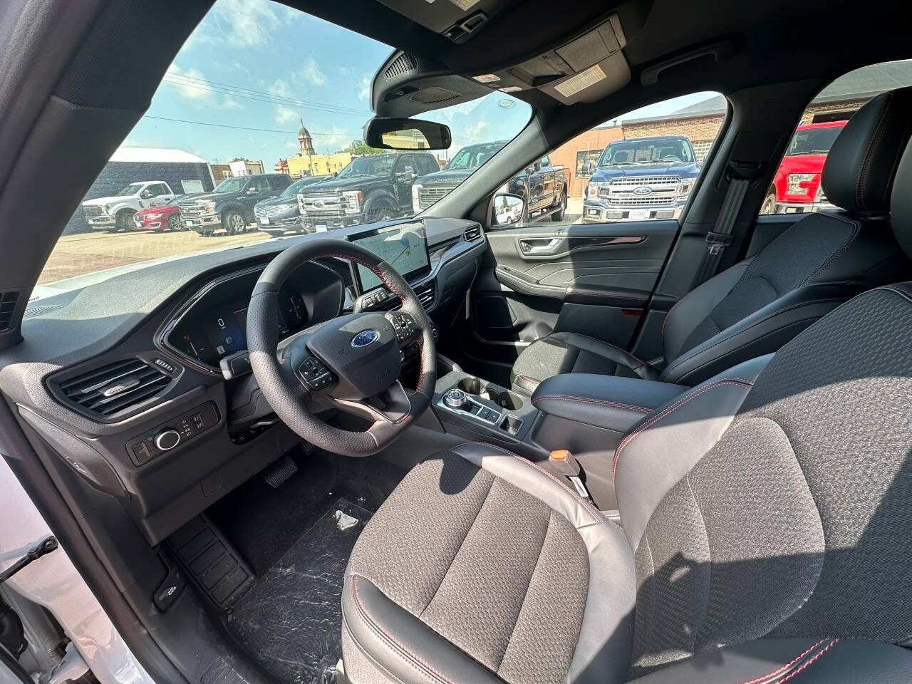 2026 Ford Escape ST-Line - Photo 17