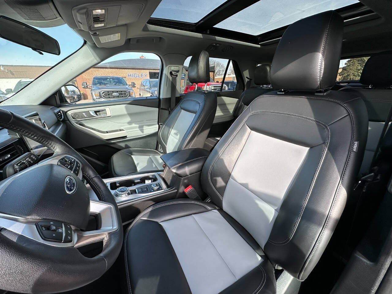 2024 Ford Explorer XLT - Photo 15