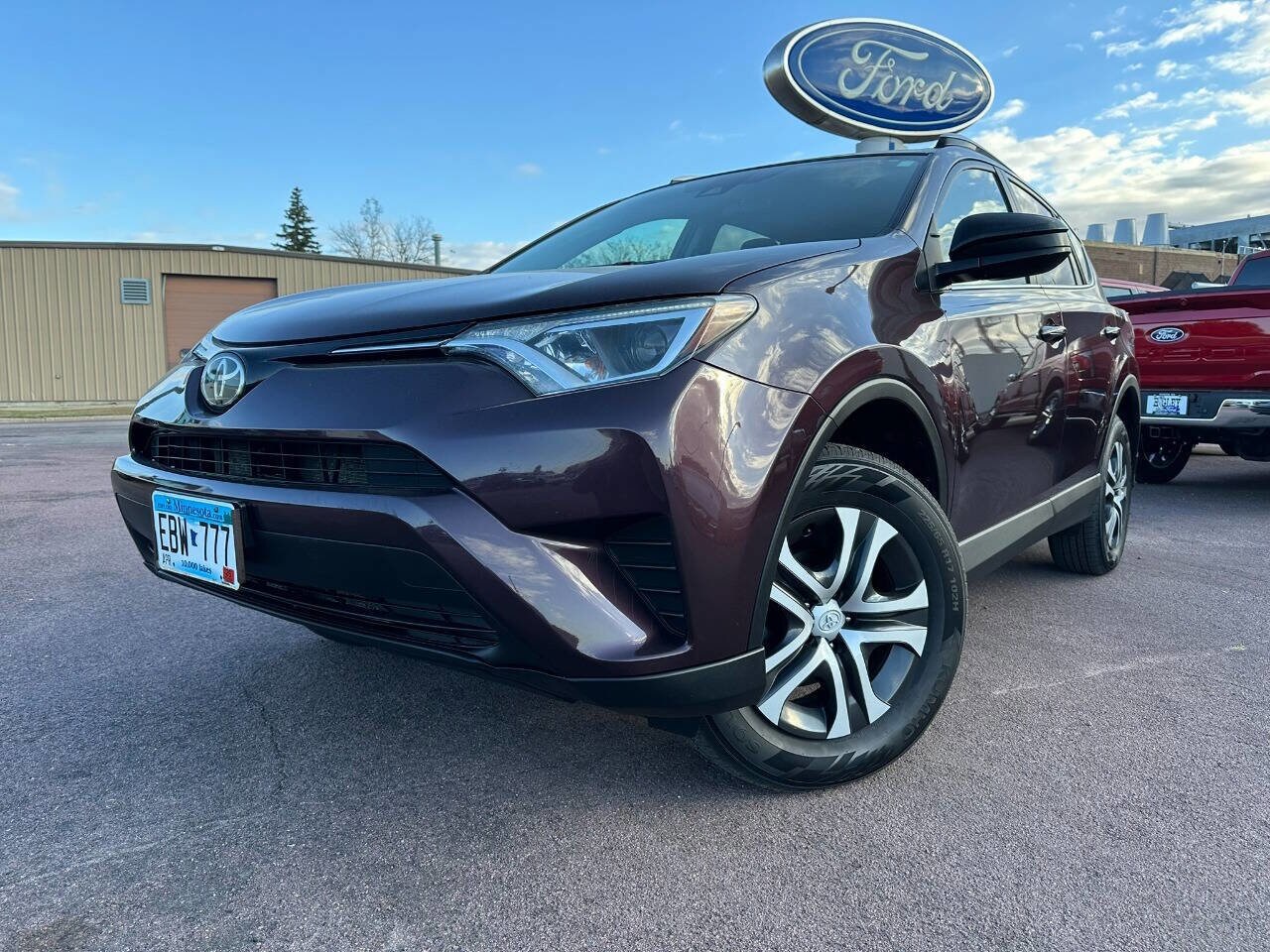 2017 Toyota RAV4 LE photo 2