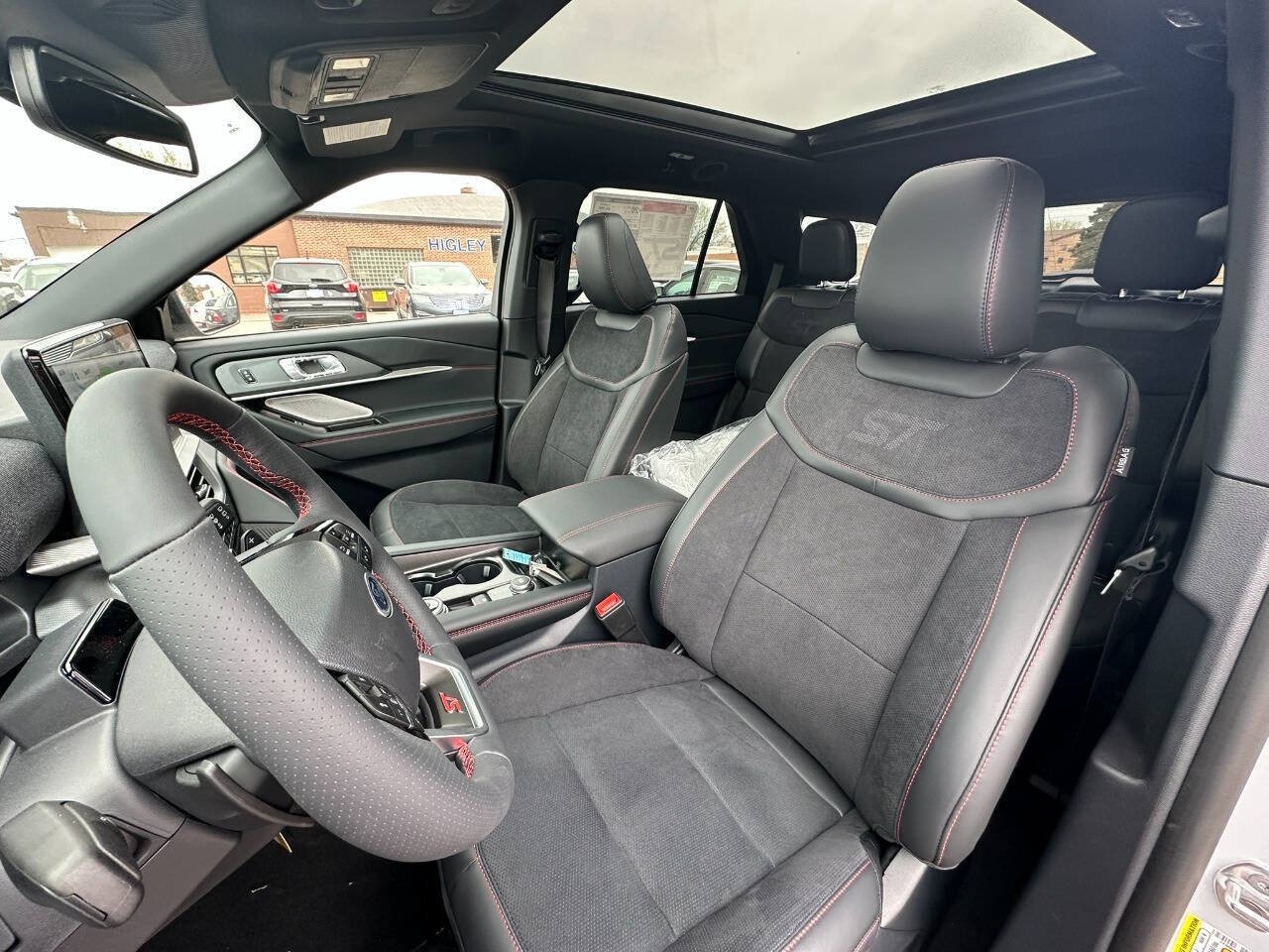 2026 Ford Explorer ST - Photo 16