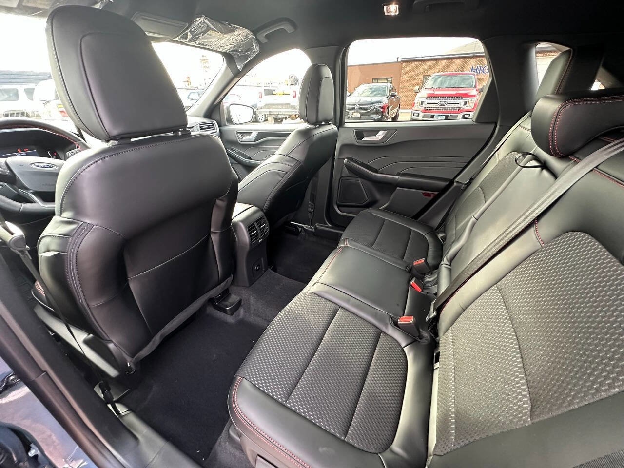 2026 Ford Escape ST-Line - Photo 18