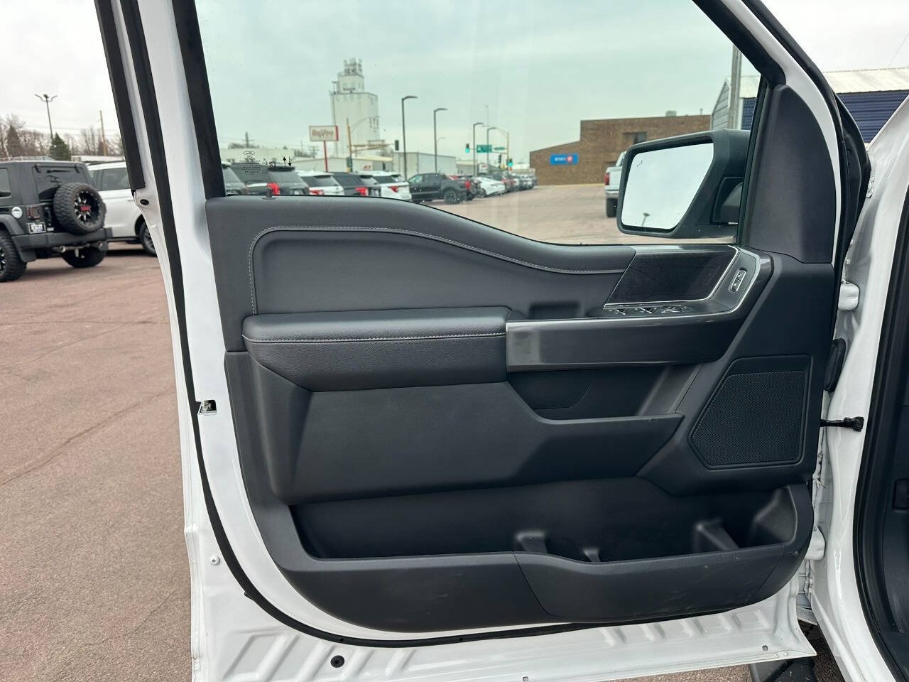 2023 Ford F-150 XLT - Photo 10