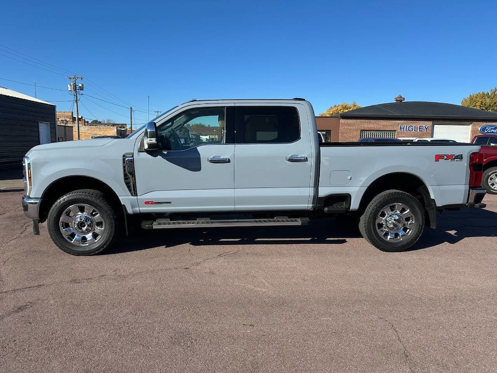 Used 2025 Ford F-350 Lariat Super Duty Truck Crew Cab