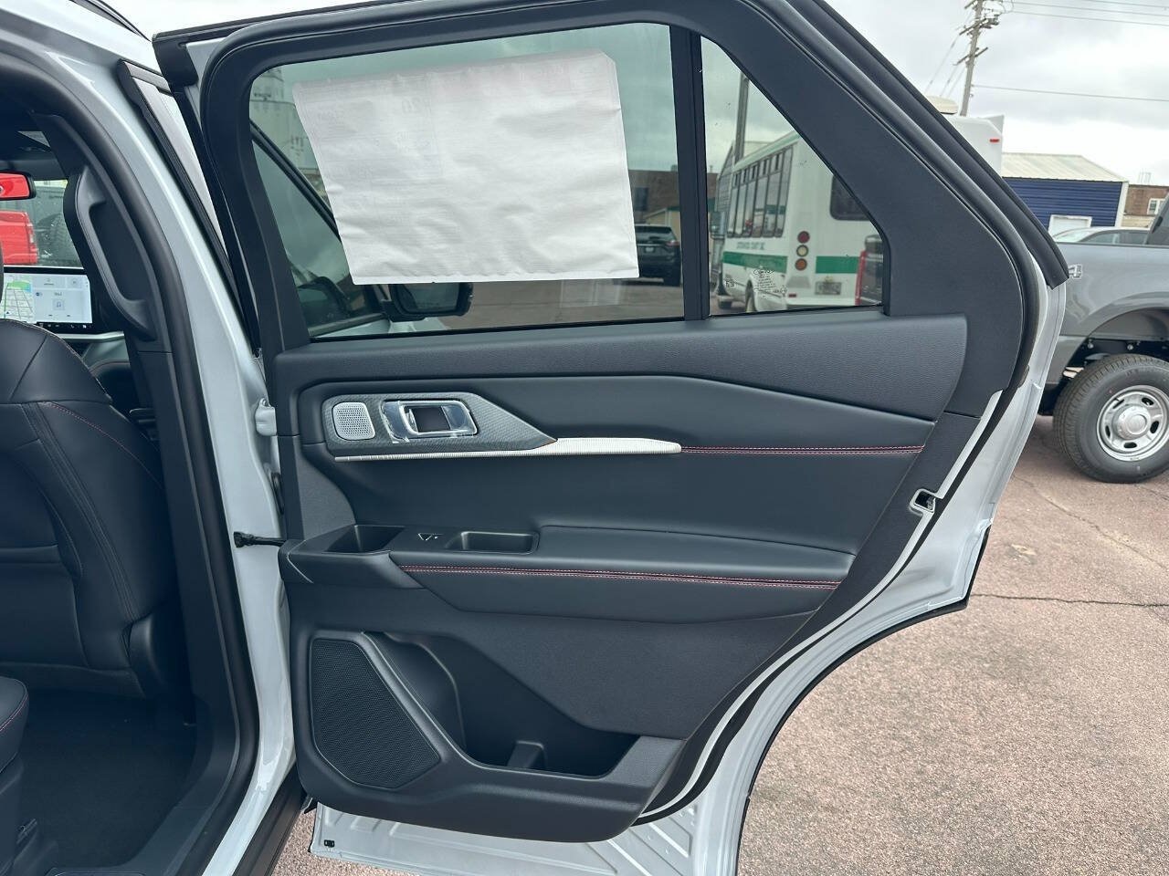 2026 Ford Explorer ST - Photo 14