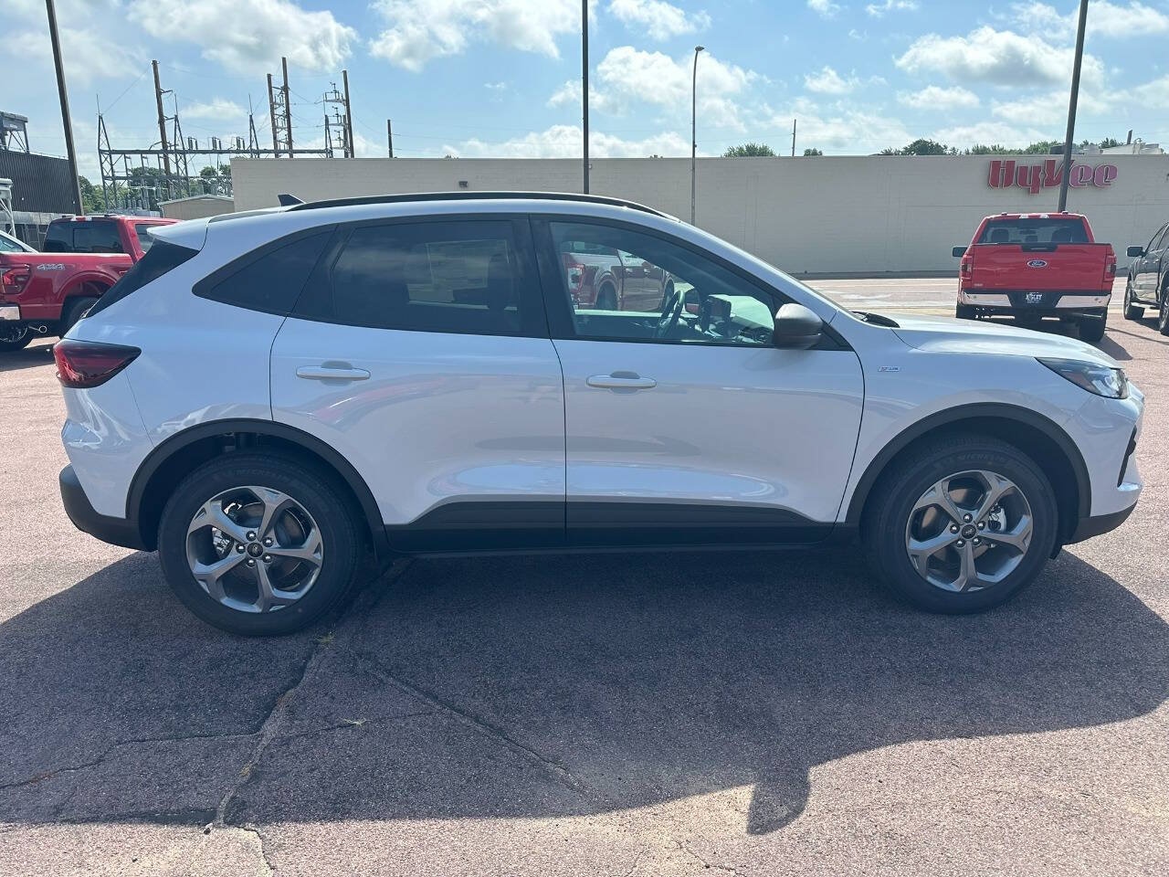 2026 Ford Escape ST-Line - Photo 6