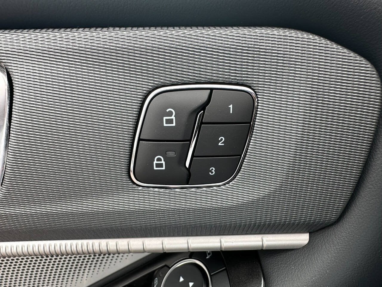 2026 Ford Explorer ST - Photo 41