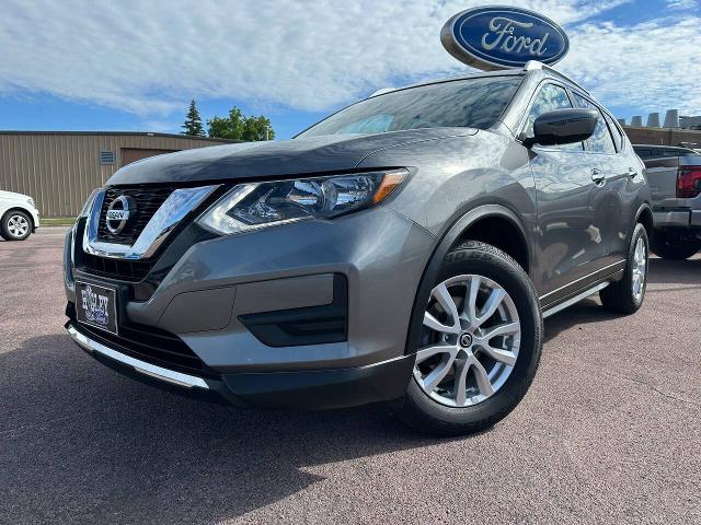 Used 2017 Nissan Rogue SV with VIN KNMAT2MV4HP544324 for sale in Windom, Minnesota