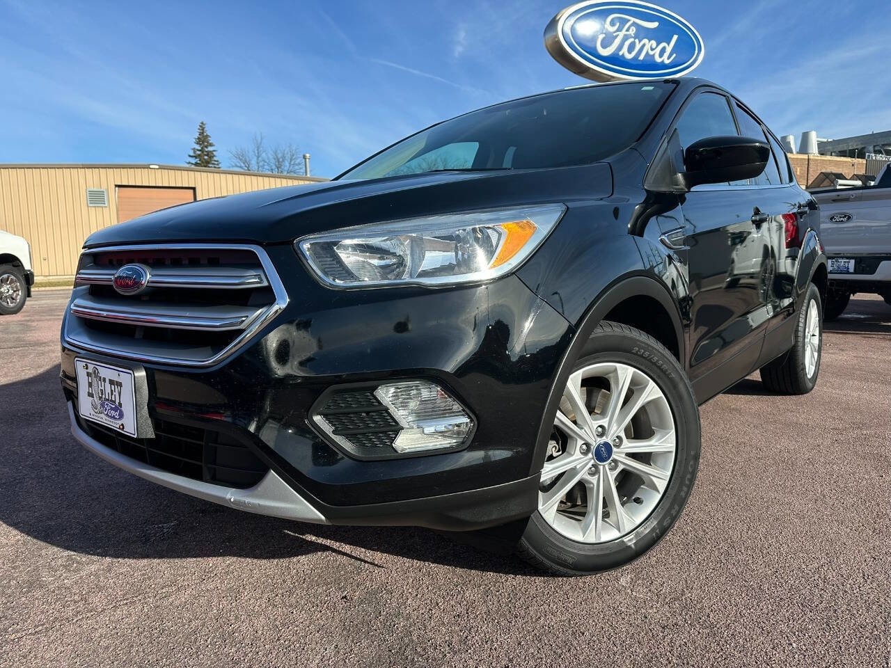 Used 2017 Ford Escape SE with VIN 1FMCU9GD8HUB80780 for sale in Windom, MN