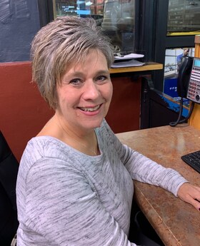 Staff member Denise Wirtz from ID_10e9ed1d8e3d