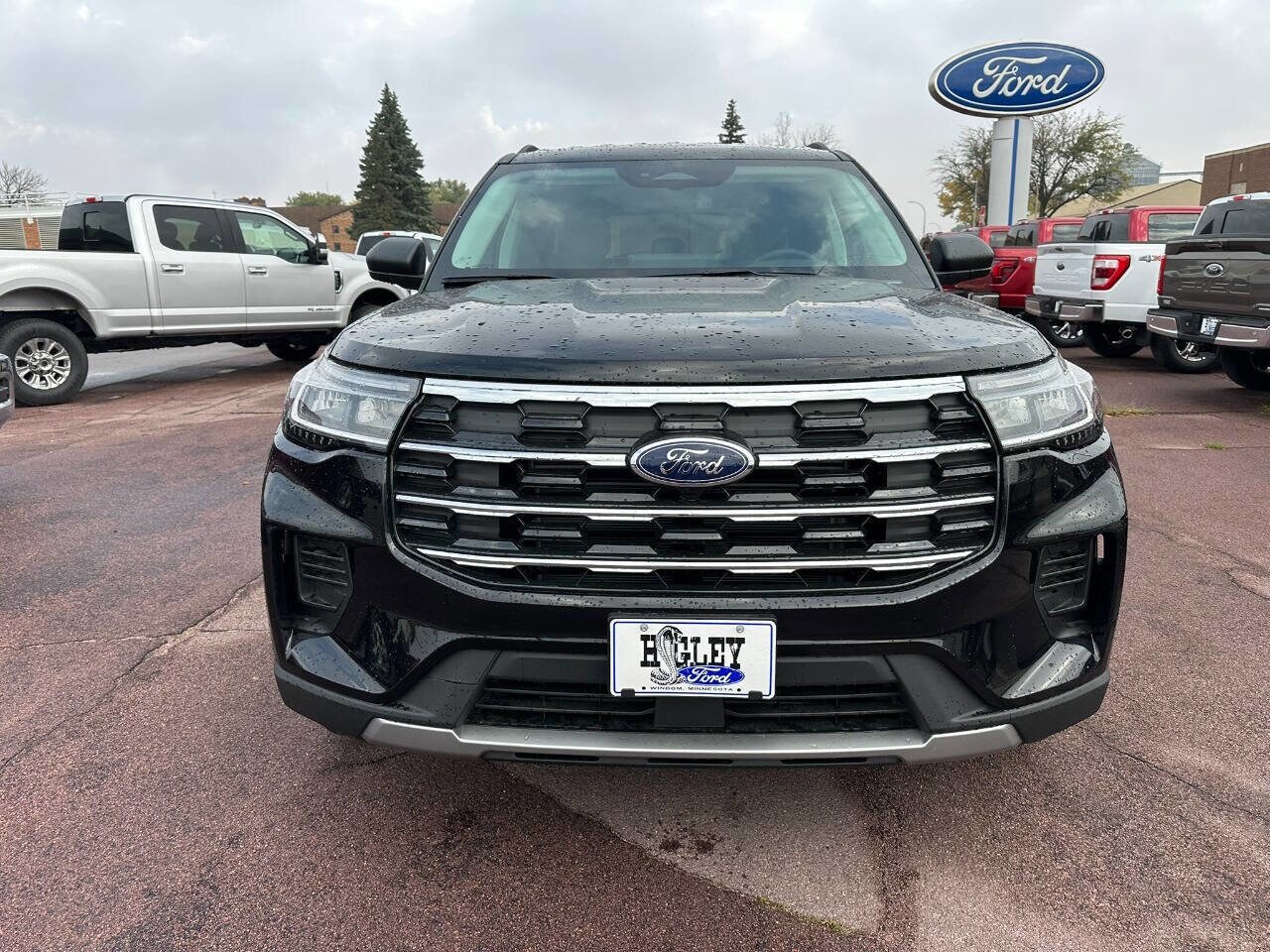 2025 Ford Explorer photo 4