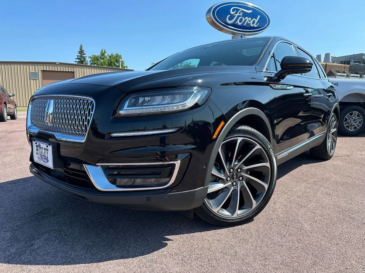 Used 2019 Lincoln Nautilus Reserve with VIN 2LMPJ8LP2KBL28959 for sale in Windom, Minnesota