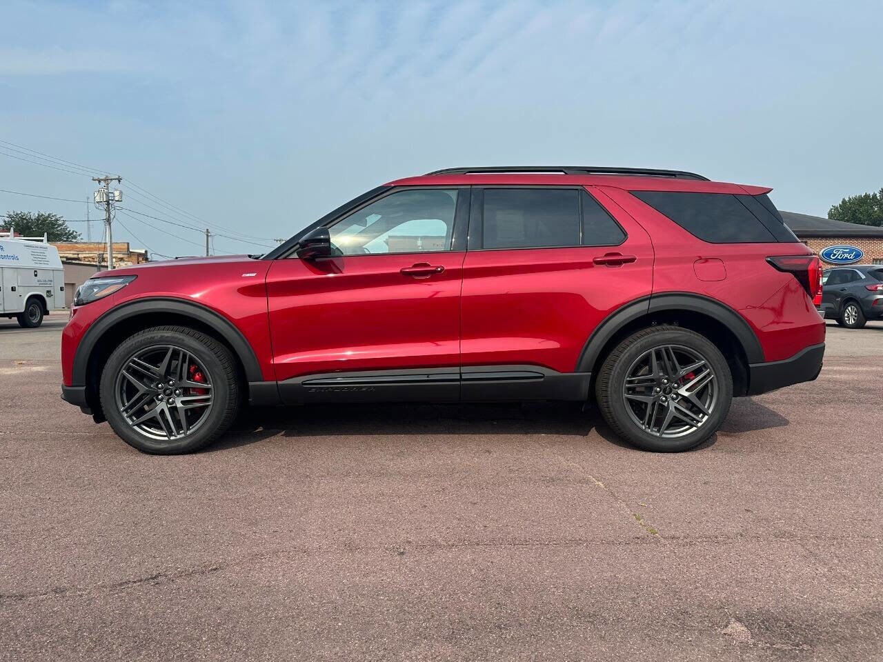 2025 Ford Explorer ST-Line photo 3