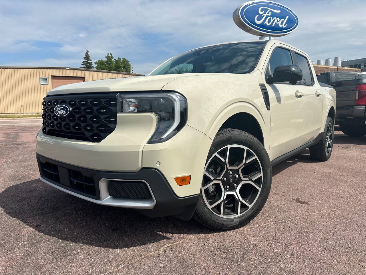 Used 2025 Ford Maverick Lariat with VIN 3FTTW8SA7SRA00242 for sale in Windom, Minnesota