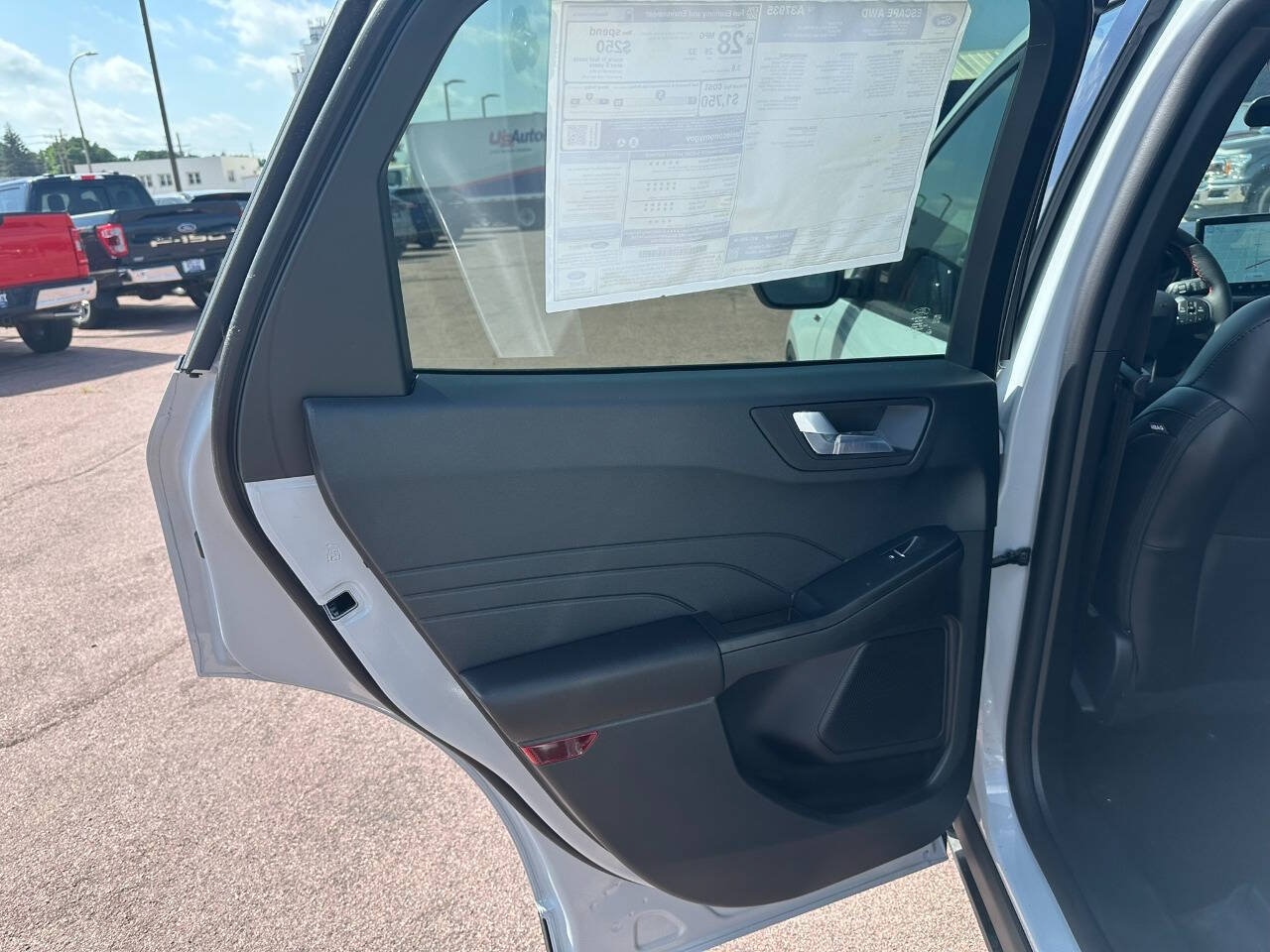 2026 Ford Escape ST-Line - Photo 14