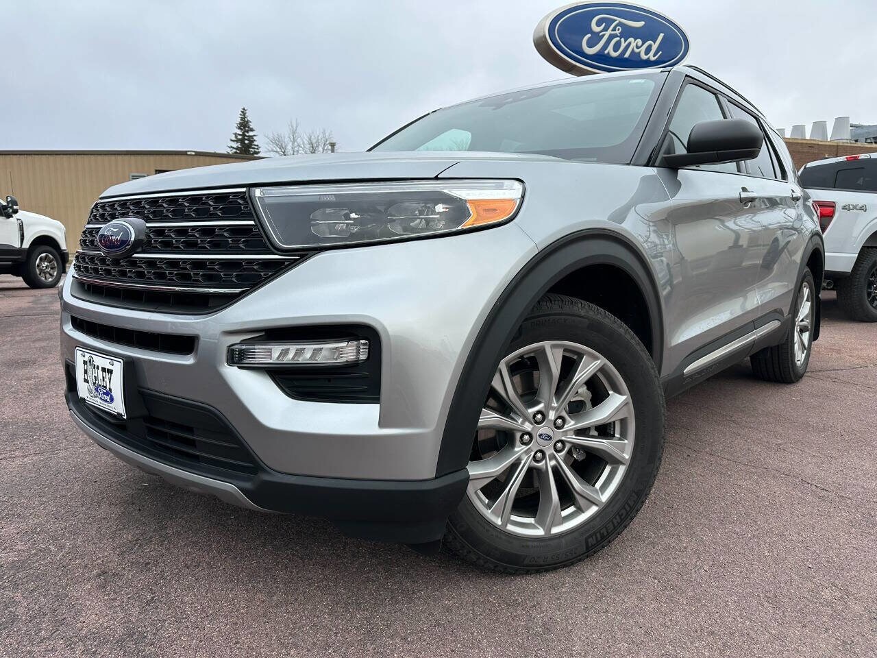 2024 Ford Explorer XLT photo 2