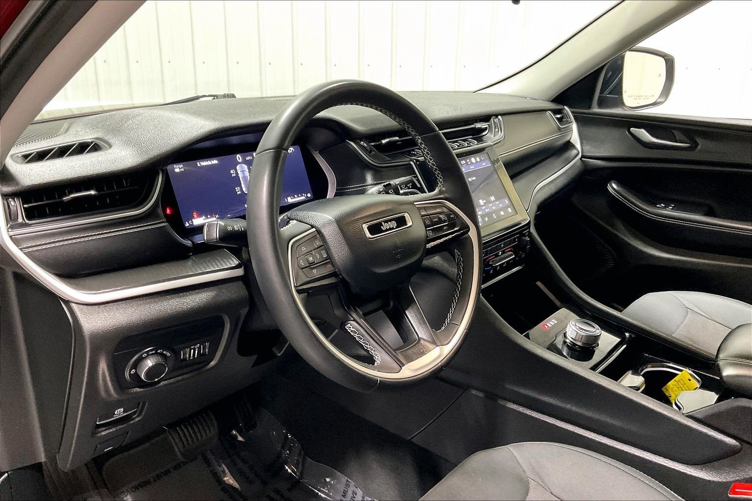 2023 Jeep Grand Cherokee Laredo - Photo 14