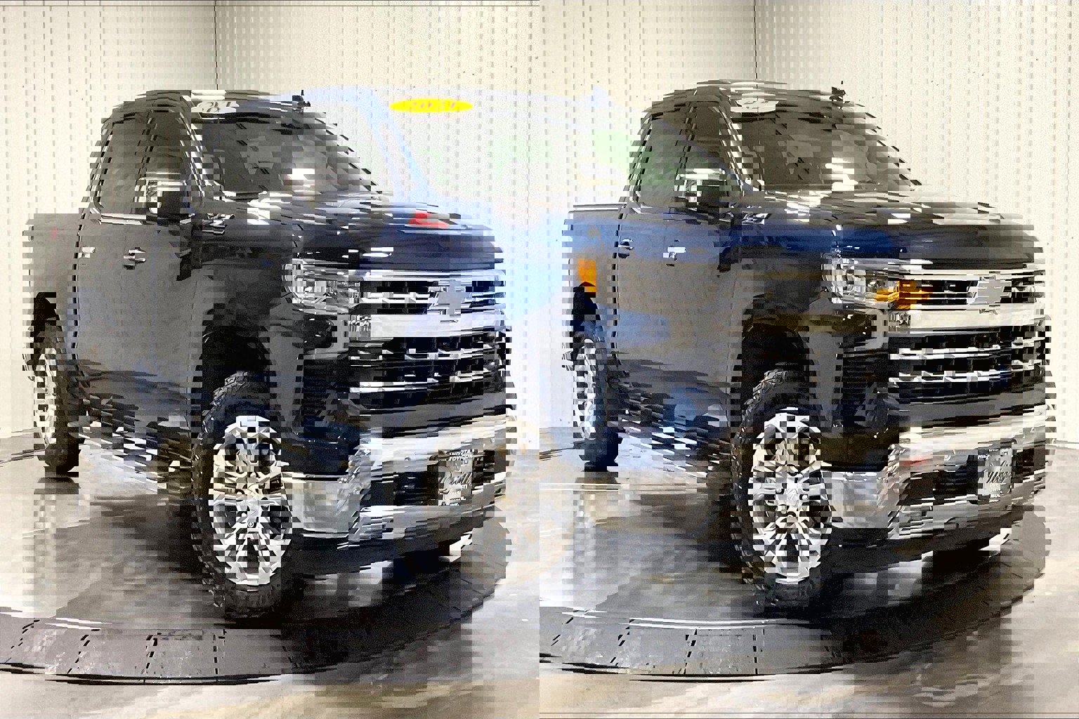 2022 Chevrolet Silverado 1500 LTZ photo 3