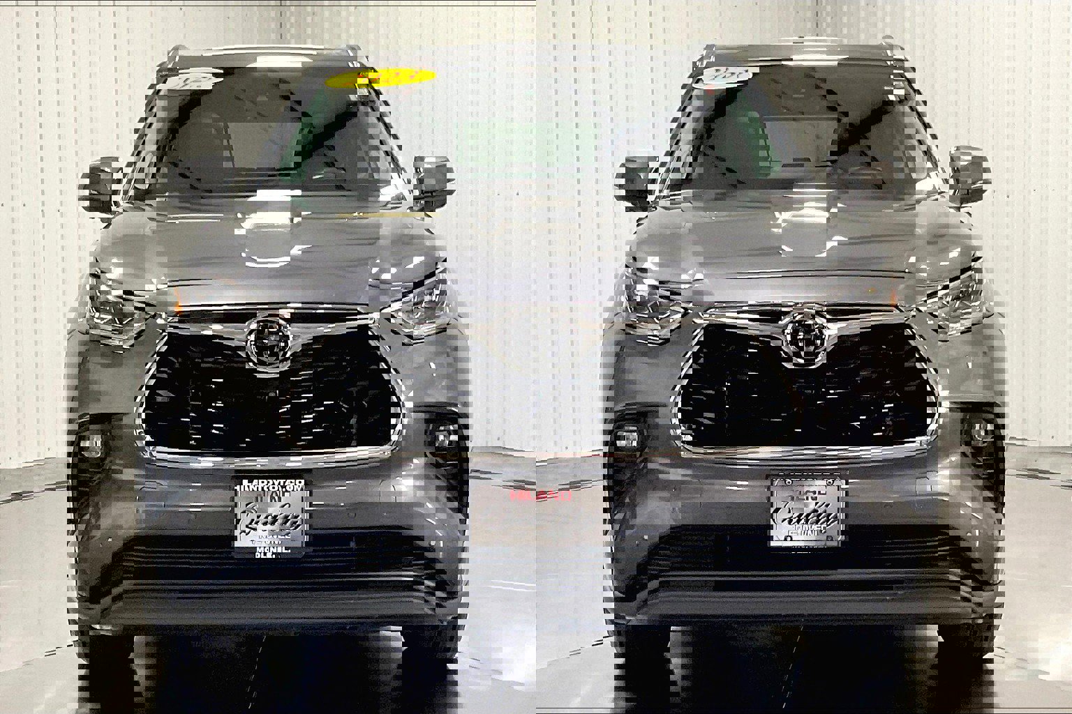 2023 Toyota Highlander LE photo 2