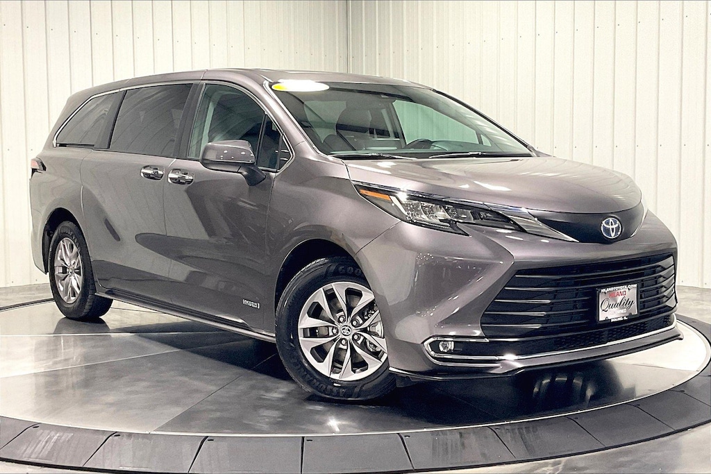 Used 2021 Toyota Sienna XLE 7 Passenger Van