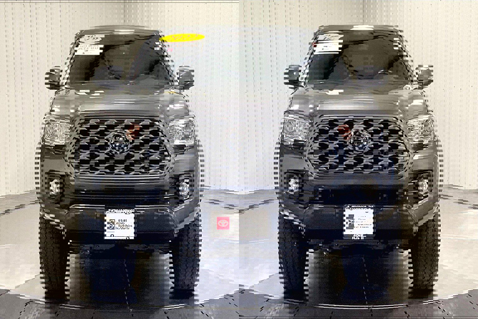 2022 Toyota Tacoma TRD V6 photo 2