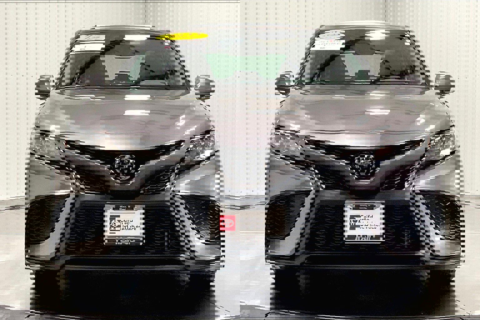 2022 Toyota Camry SE photo 2