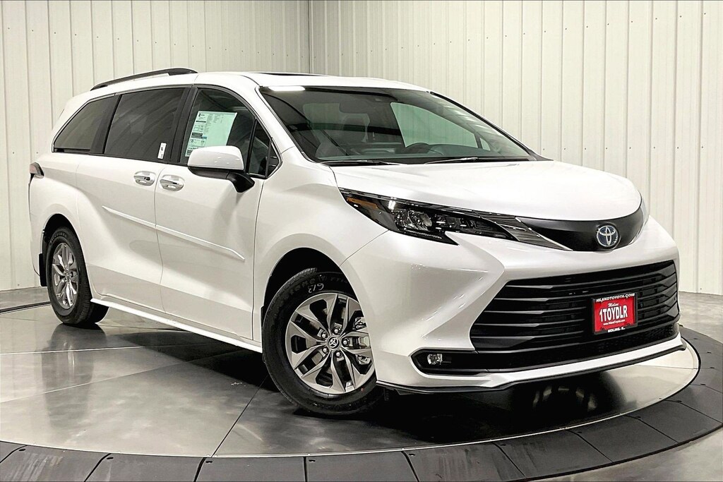 New 2025 Toyota Sienna XLE 7 PASSENGER