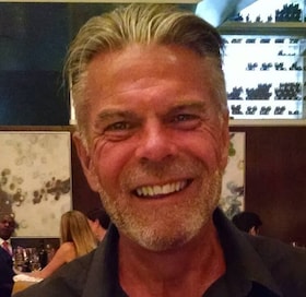 Staff member Derek Carr from ID_9f3d306e4e82