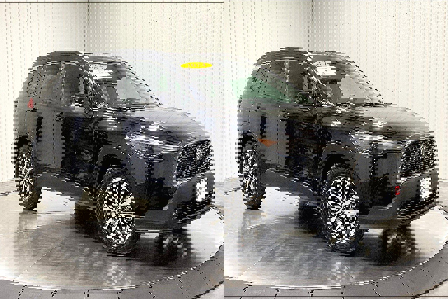 2024 Toyota Corolla Cross XLE photo 3