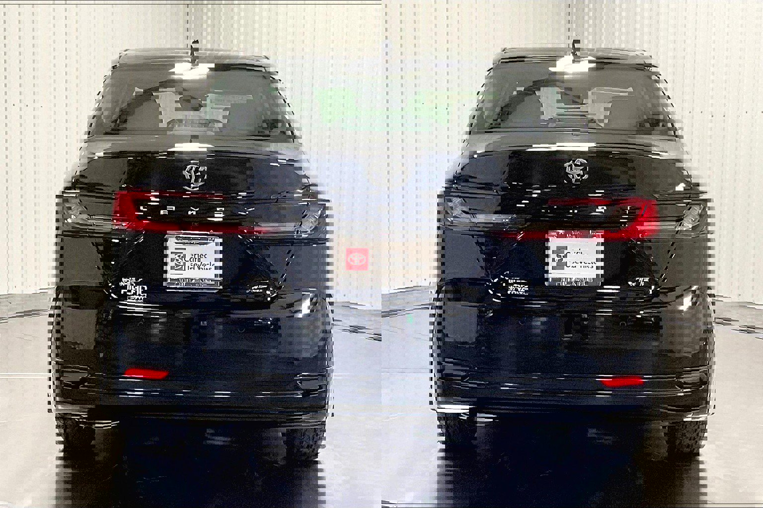 2025 Toyota Camry XLE photo 4