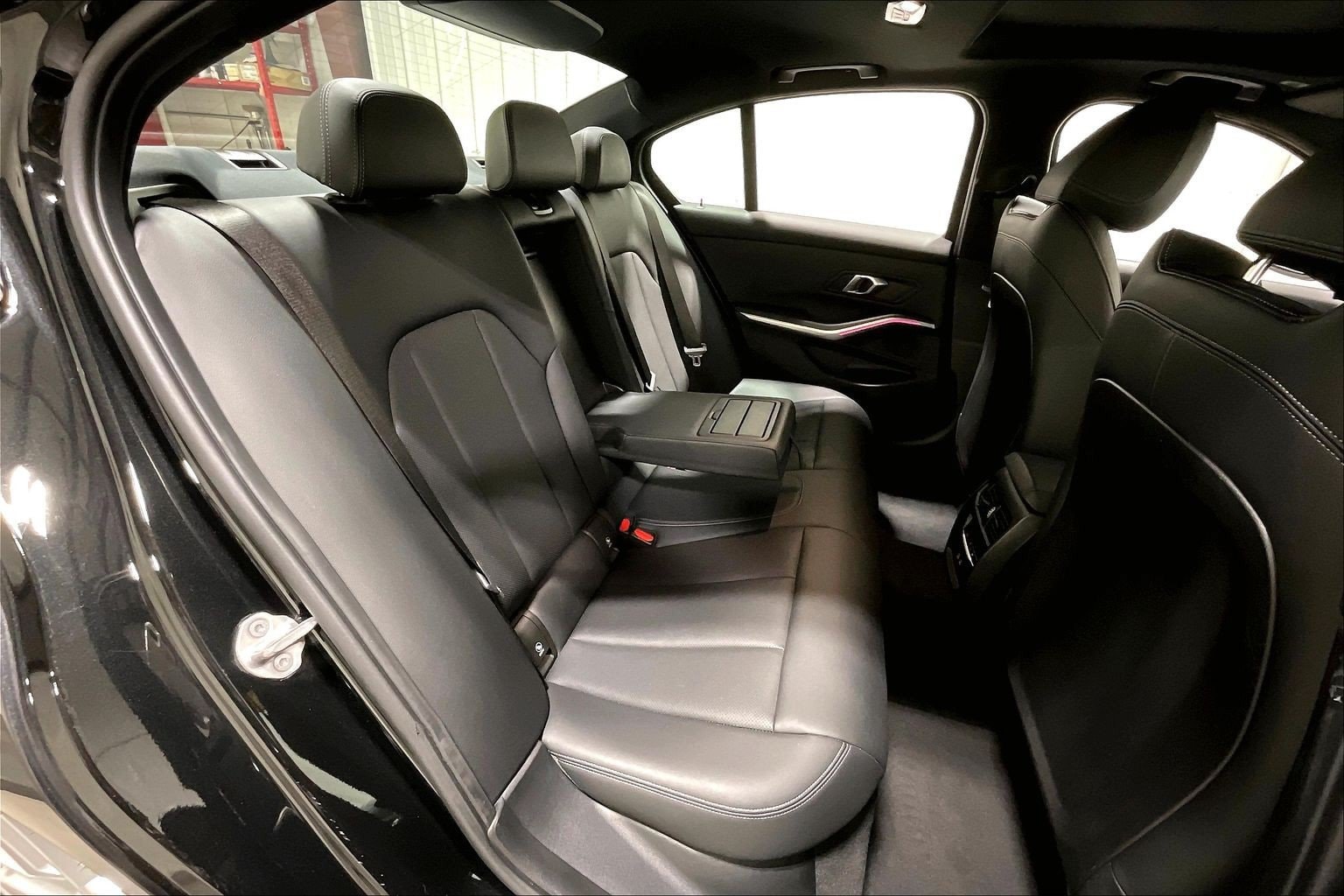2025 BMW 3 Series 330i - Photo 27