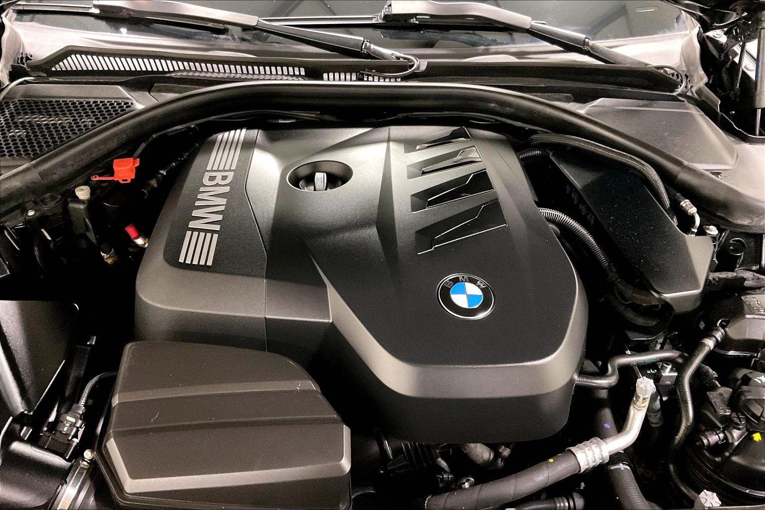 2025 BMW 3 Series 330i - Photo 10
