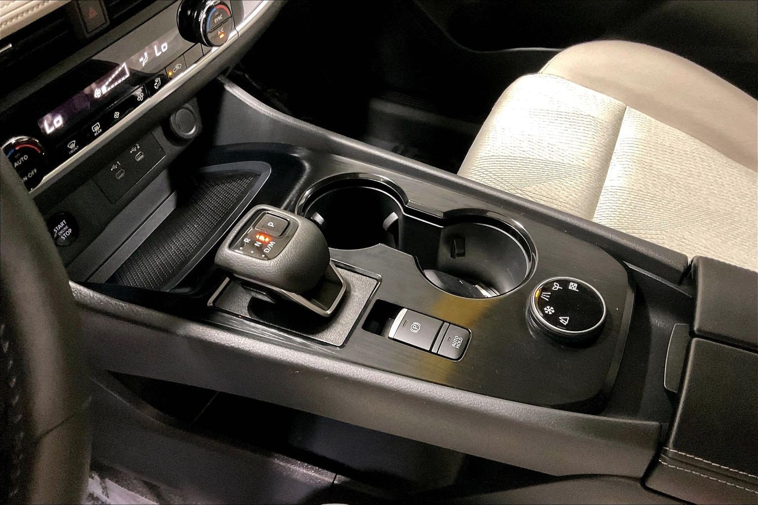 2025 Nissan Rogue SV - Photo 16
