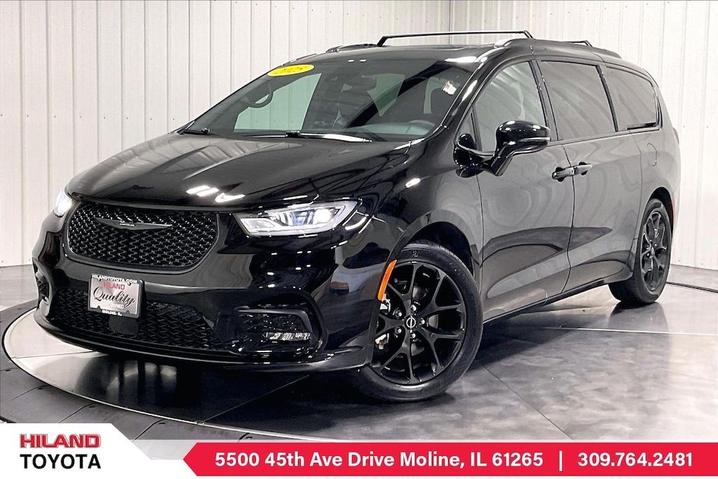 Used 2025 Chrysler Pacifica Limited Van Passenger Van