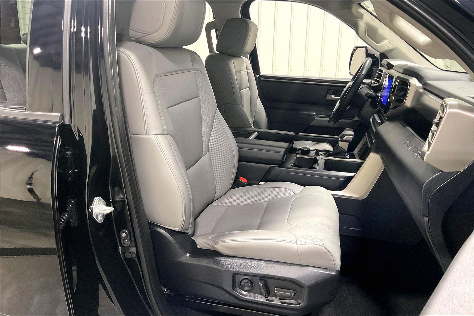 2024 Toyota Tundra SR5 - Photo 7