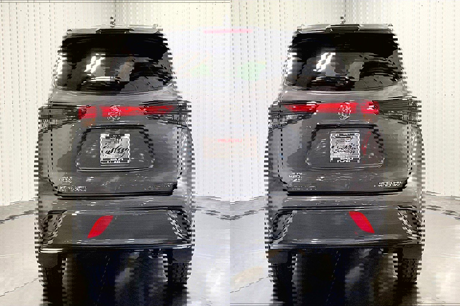 2023 Toyota Highlander LE photo 4
