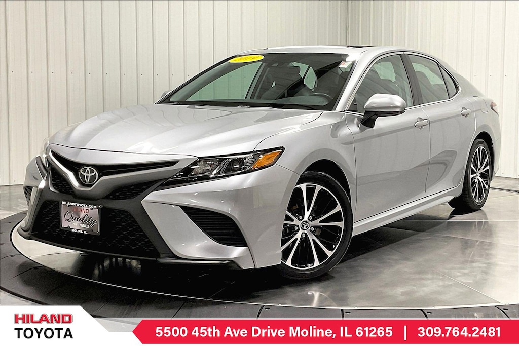Used 2019 Toyota Camry SE Sedan