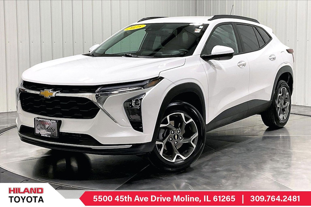 Used 2025 Chevrolet Trax LT SUV