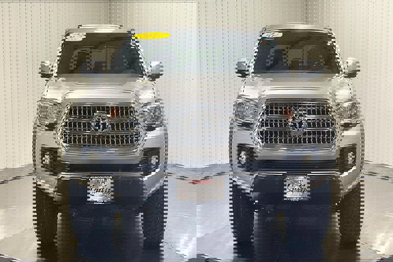 Used 2017 Toyota Tacoma TRD Off Road with VIN 3TMCZ5ANXHM051931 for sale in Moline, IL