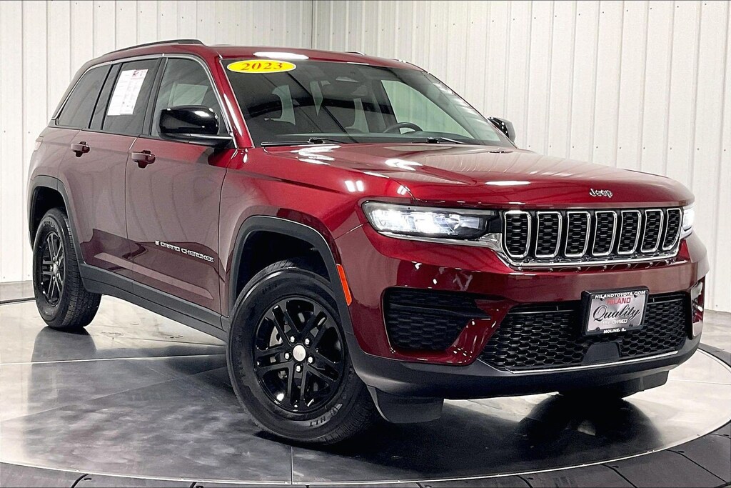Used 2023 Jeep Grand Cherokee Laredo SUV