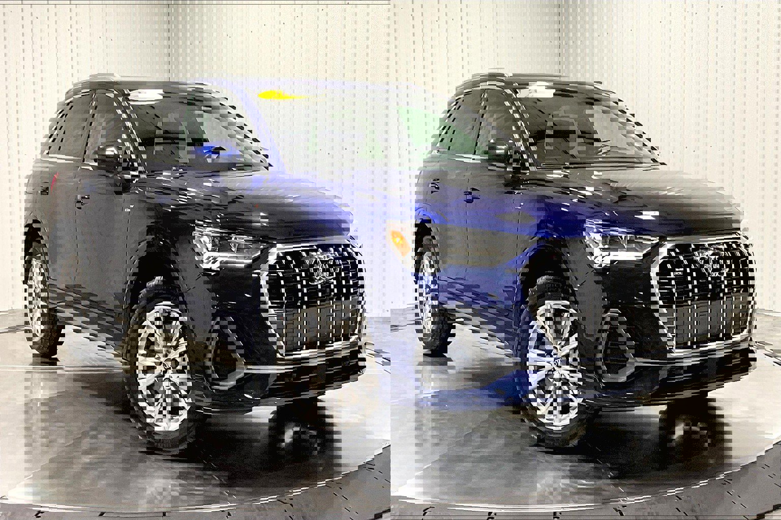2022 Audi Q3 45 TFSI S line Premium photo 3