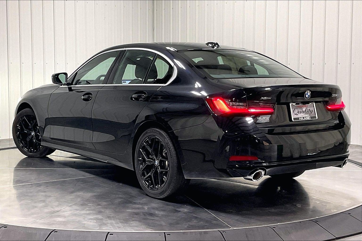 2025 BMW 3 Series 330i - Photo 12