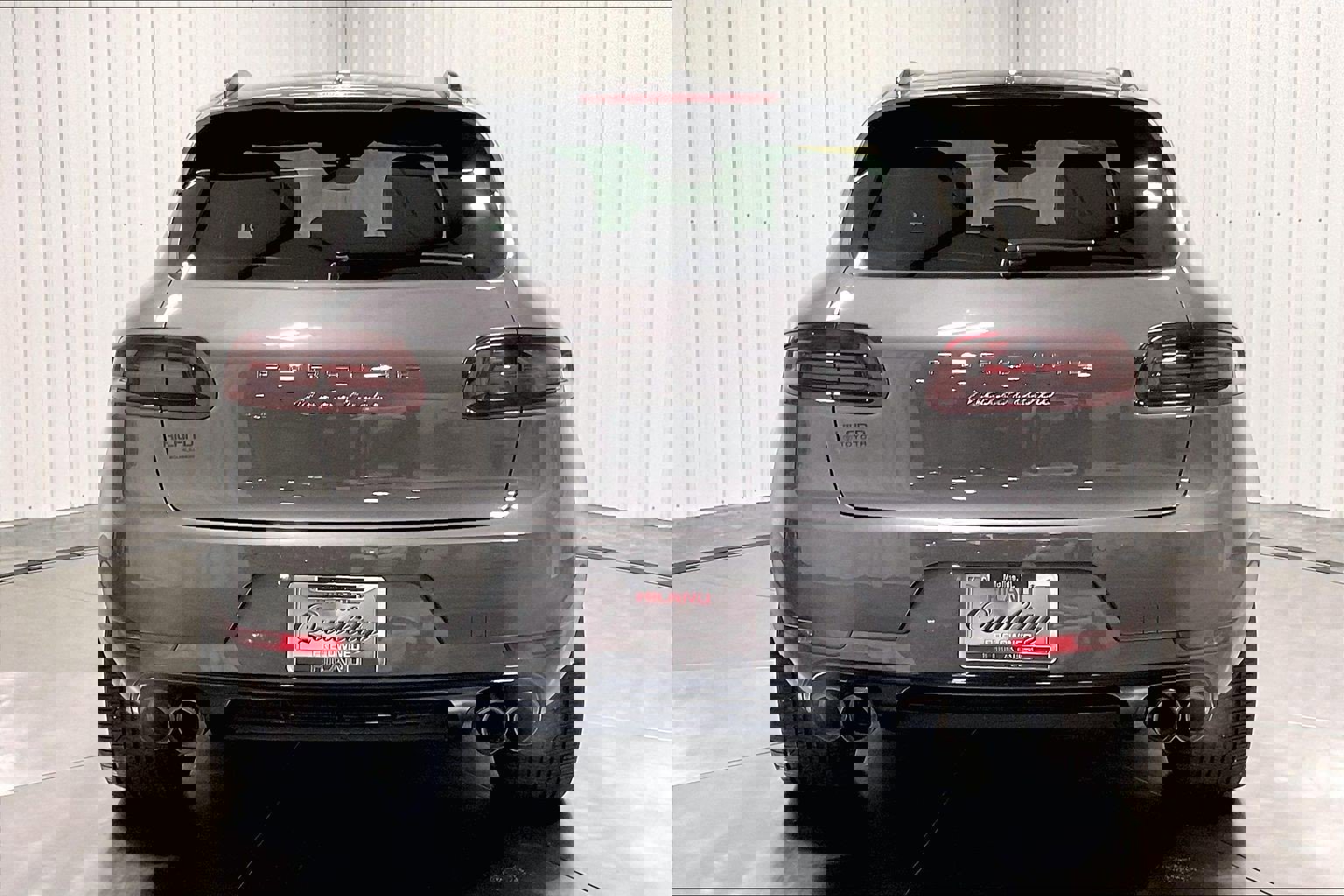 2016 Porsche Macan Turbo photo 4