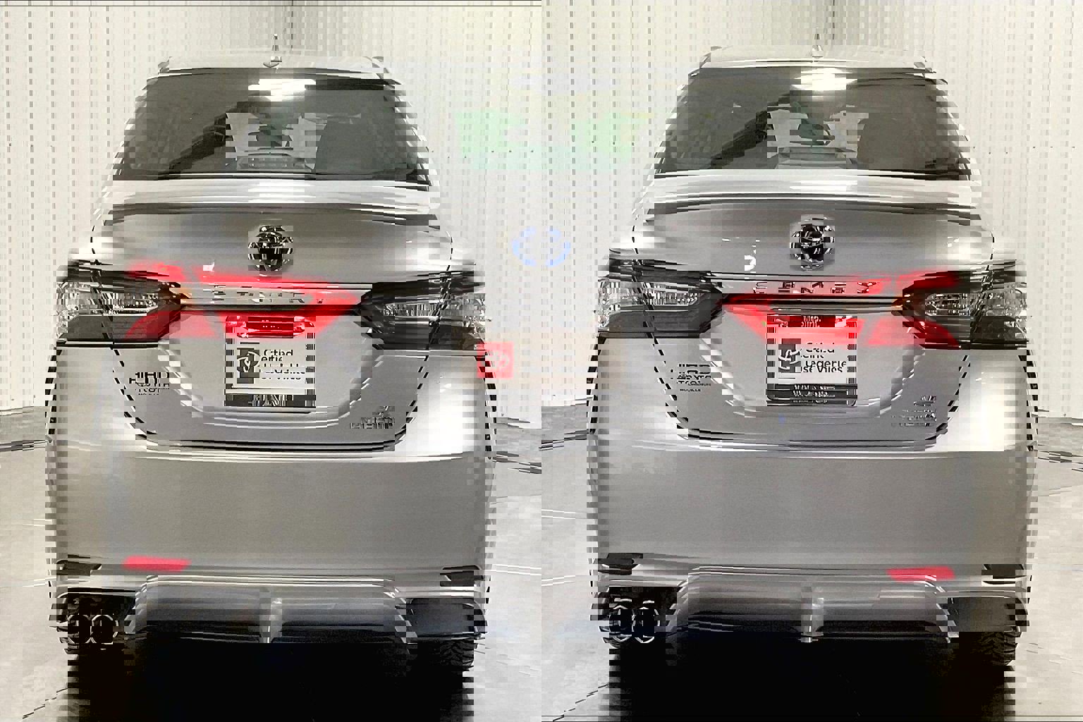 2020 Toyota Camry Hybrid SE photo 4