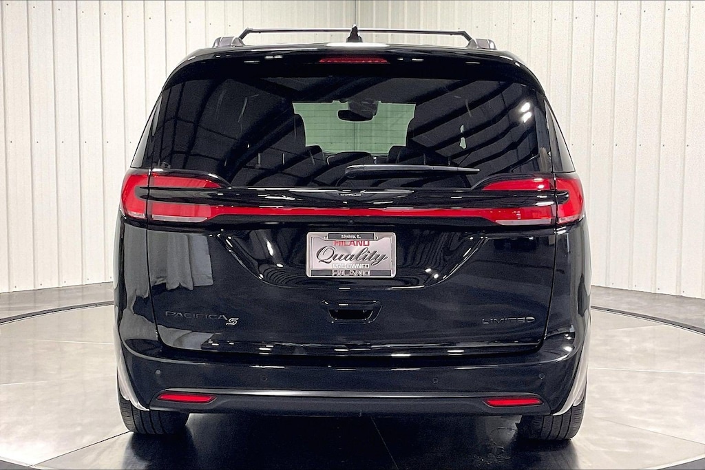 Used 2025 Chrysler Pacifica Limited Van Passenger Van