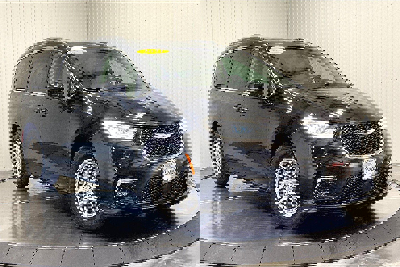 2021 Chrysler Pacifica Touring L photo 3