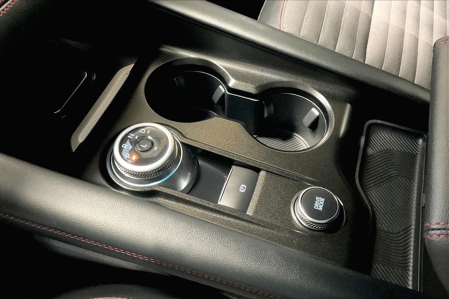 2025 Ford Explorer ST-LINE - Photo 41