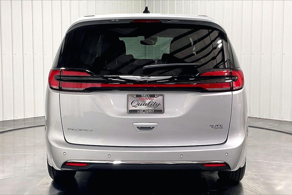 Used 2024 Chrysler Pacifica Touring L Van Passenger Van