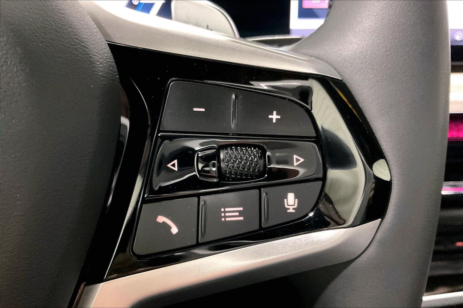 2025 BMW 3 Series 330i - Photo 19