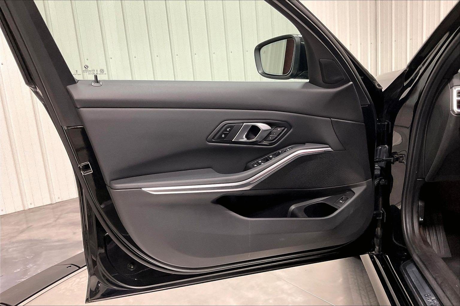 2025 BMW 3 Series 330i - Photo 23