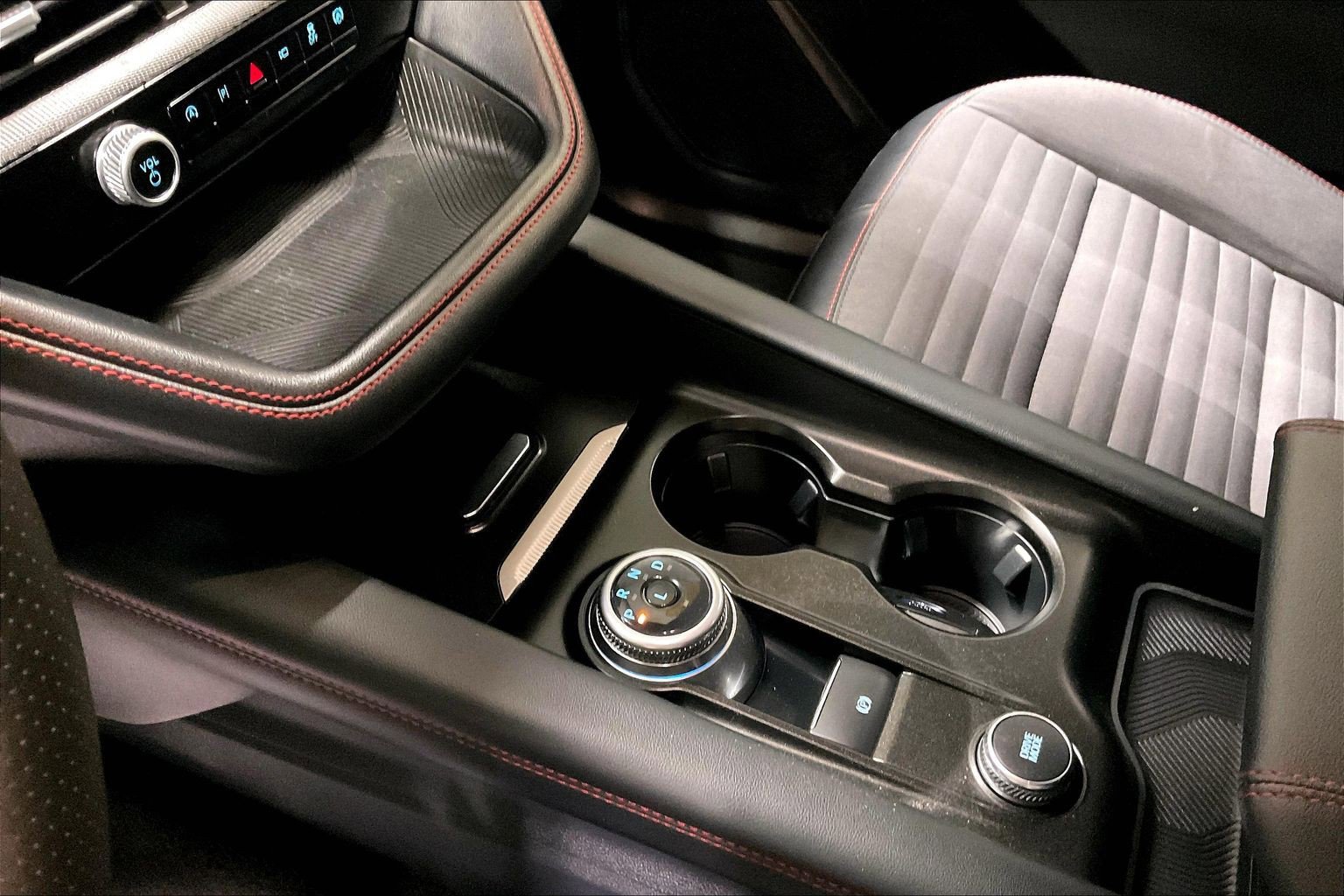 2025 Ford Explorer ST-LINE - Photo 17